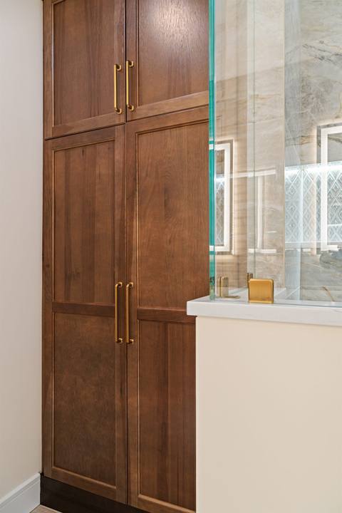 Warm Wood & Gold Accent Bathroom — photo 4