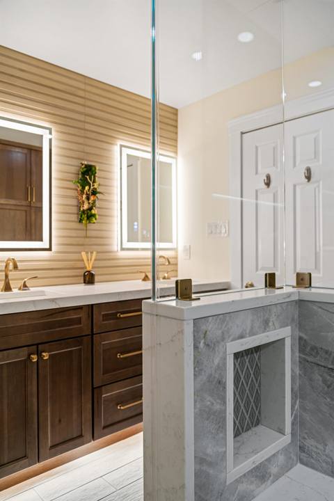 Warm Wood & Gold Accent Bathroom — photo 12