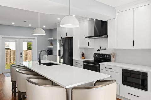 Modern Black + White Kitchen Design — photo 7