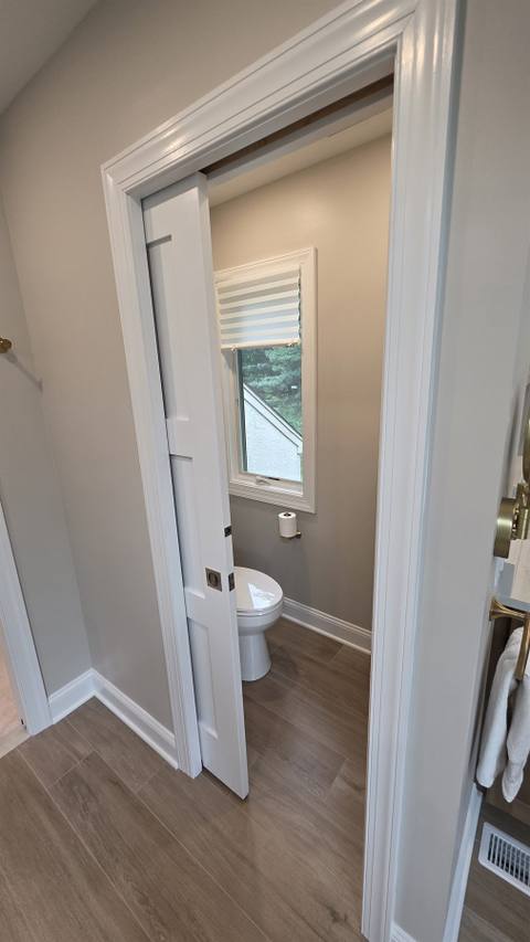 Bathroom Bathed in Natural Light — photo 4