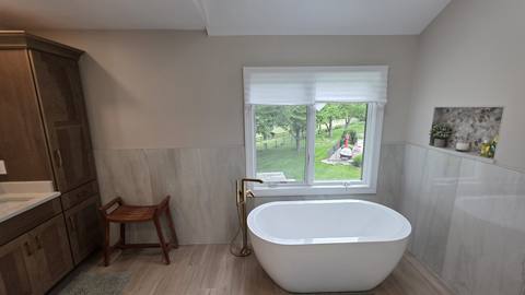 Bathroom Bathed in Natural Light — photo 2