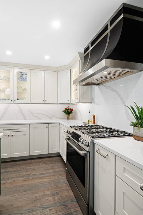 Two-Tone Cottage Kitchen — photo 18
