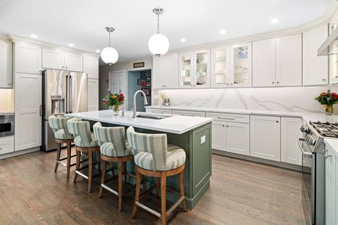 Two-Tone Cottage Kitchen — photo 4