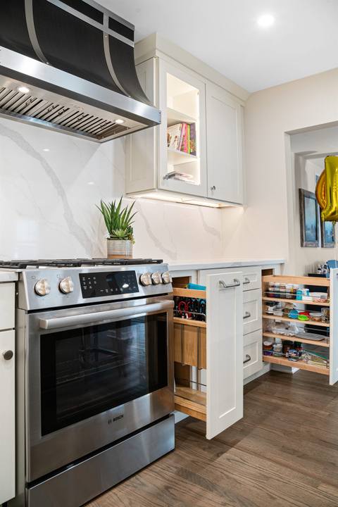 Two-Tone Cottage Kitchen — photo 20