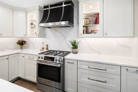 Two-Tone Cottage Kitchen — photo 19