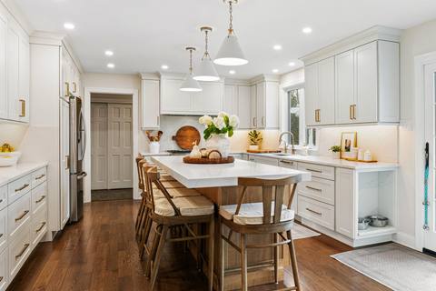 Transitional Kitchen with Custom Entertaining Features — photo 16
