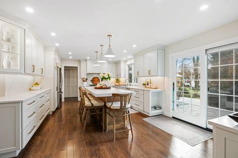 Transitional Kitchen with Custom Entertaining Features — photo 9
