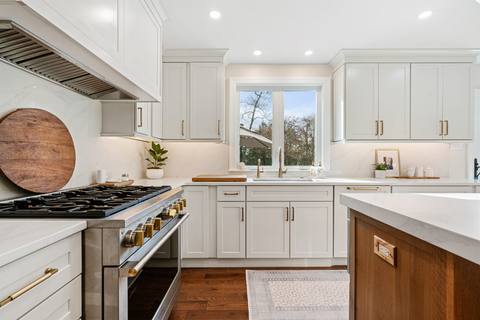 Transitional Kitchen with Custom Entertaining Features — photo 2