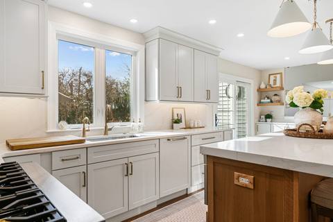 Transitional Kitchen with Custom Entertaining Features — photo 5