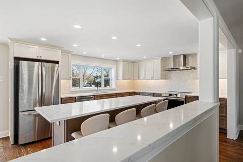Refined Simple Modern Kitchen  — photo 11