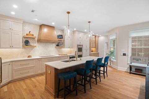 Seamless Sophistication, Open‑Concept Kitchen — photo 2