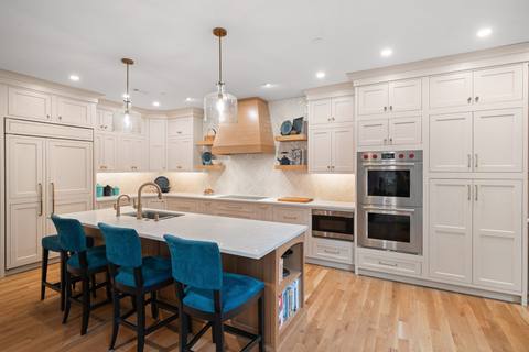 Seamless Sophistication, Open‑Concept Kitchen — photo 6