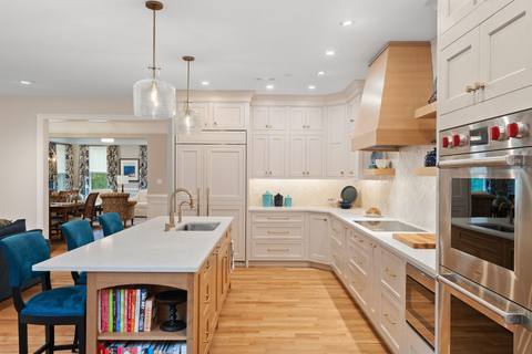 Seamless Sophistication, Open‑Concept Kitchen — photo 20