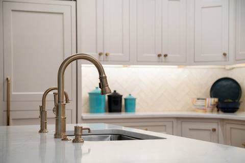 Seamless Sophistication, Open‑Concept Kitchen — photo 21