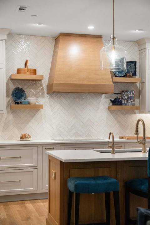 Seamless Sophistication, Open‑Concept Kitchen — photo 19